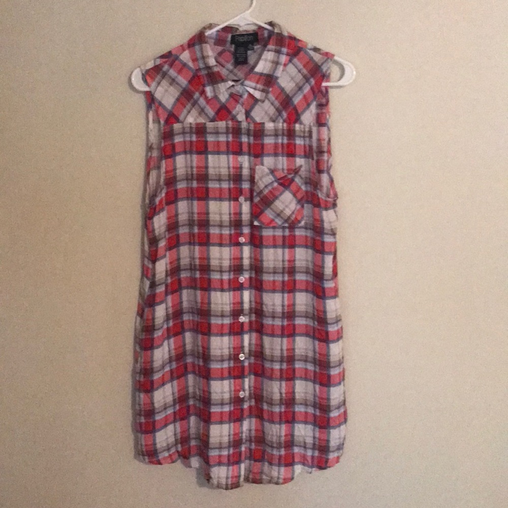 Sleeveless blouse